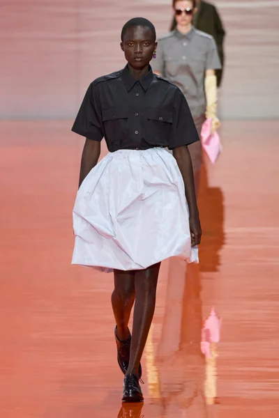 Look 48
